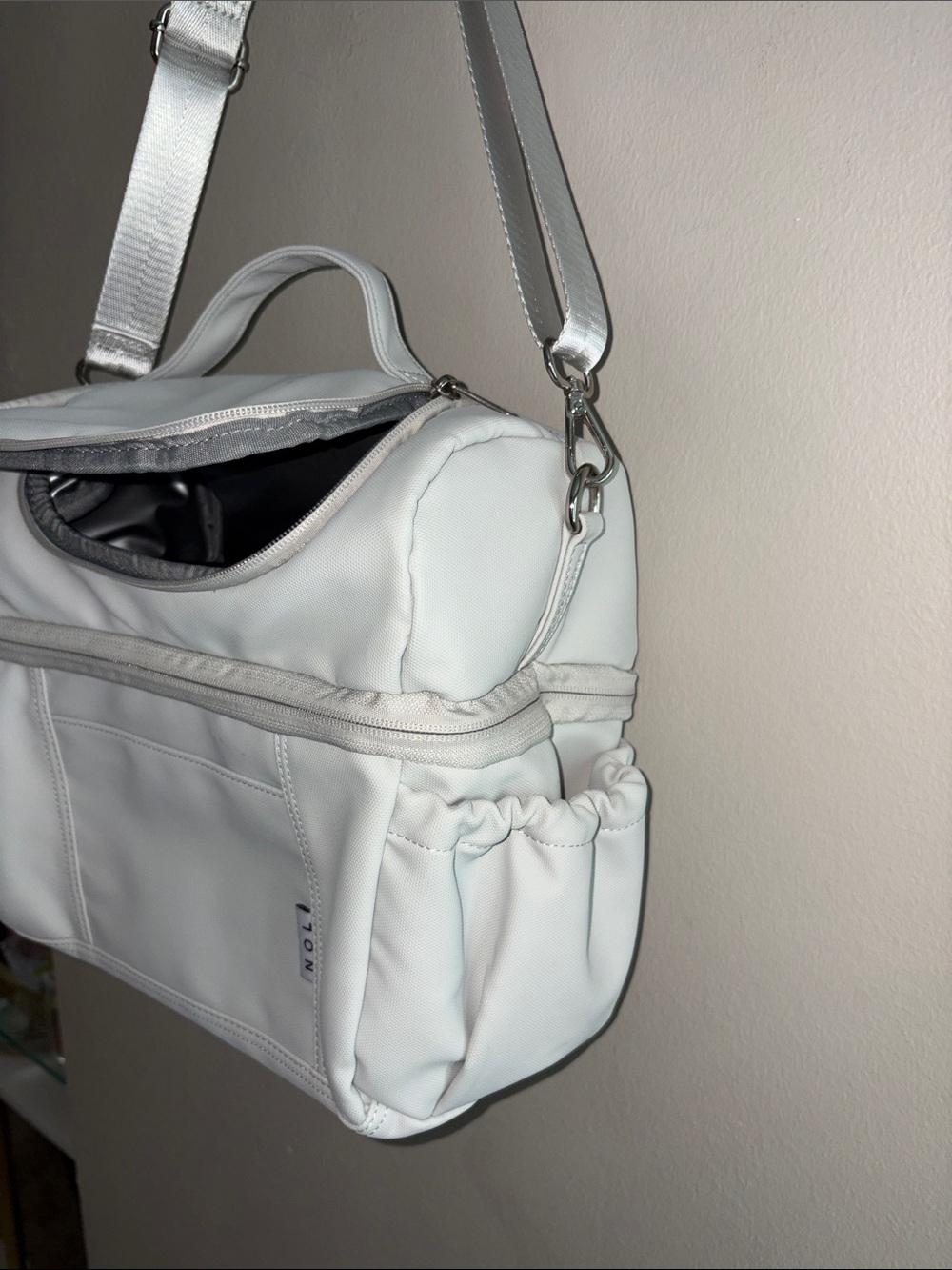 NOL - Light Gray Lunch Bag/Cooler Crossbody with Top Handle - Picture 5 of 7